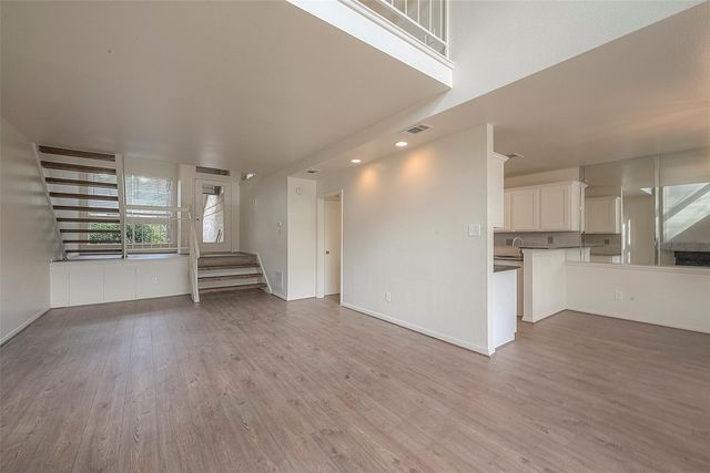 13 Lakeridge Drive, The Woodlands, TX 77381