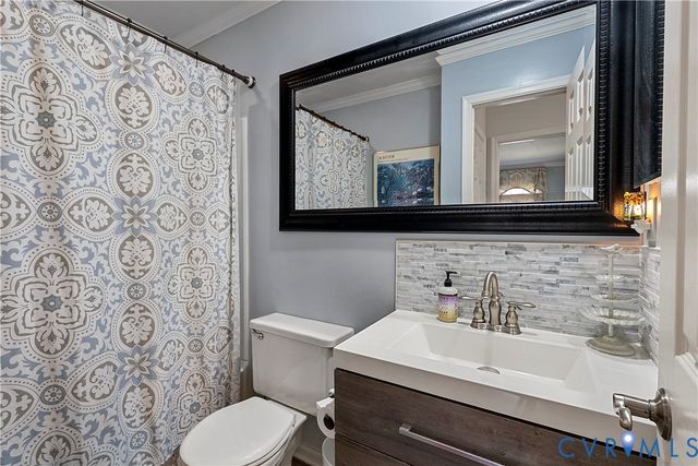 1001 Ashbrook Landing Rd, Midlothian, VA 23114