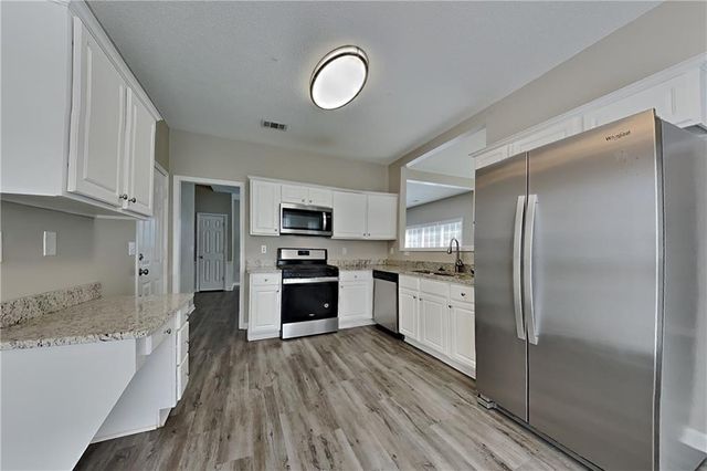 4174 Glenaire Way NW, Acworth, GA 30101