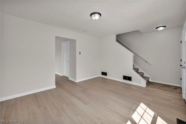 71 Chestnut Street, Elyria, OH 44035