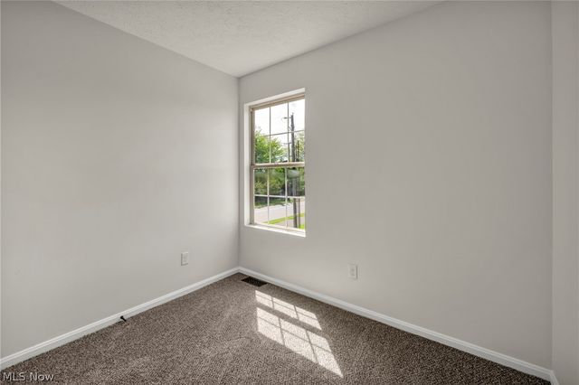 71 Chestnut Street, Elyria, OH 44035