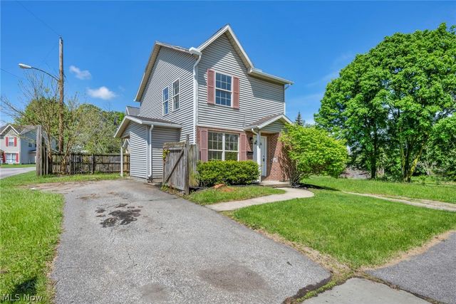 71 Chestnut Street, Elyria, OH 44035