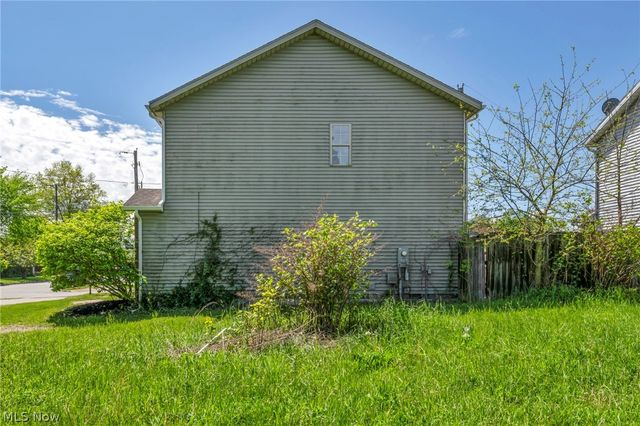 71 Chestnut Street, Elyria, OH 44035