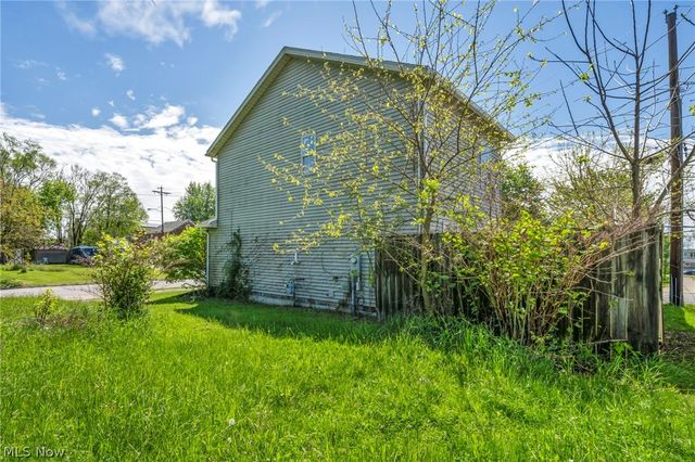 71 Chestnut Street, Elyria, OH 44035