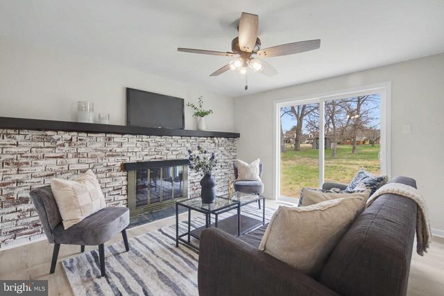 327 BUCKNELL AVE, Blackwood, NJ 08012