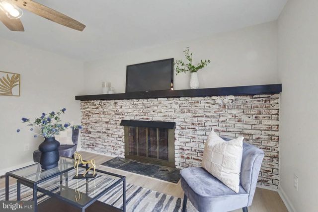 327 BUCKNELL AVE, Blackwood, NJ 08012