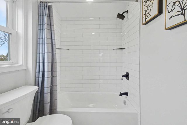 327 BUCKNELL AVE, Blackwood, NJ 08012