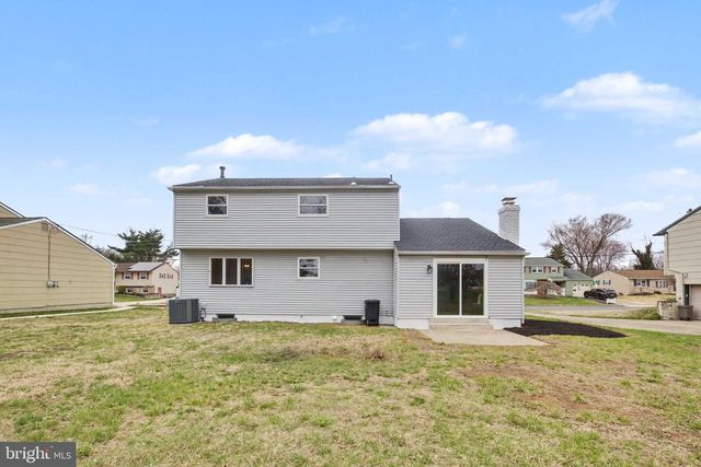 327 BUCKNELL AVE, Blackwood, NJ 08012