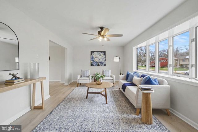 327 BUCKNELL AVE, Blackwood, NJ 08012