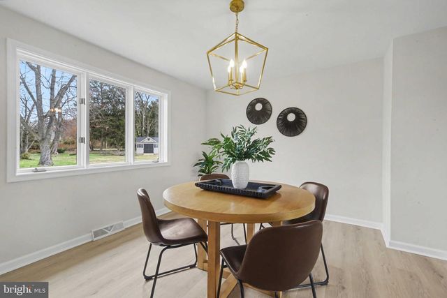 327 BUCKNELL AVE, Blackwood, NJ 08012