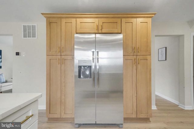 327 BUCKNELL AVE, Blackwood, NJ 08012