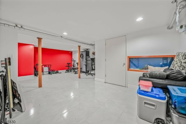 512 Tilden Ave, Teaneck Twp., NJ 07666