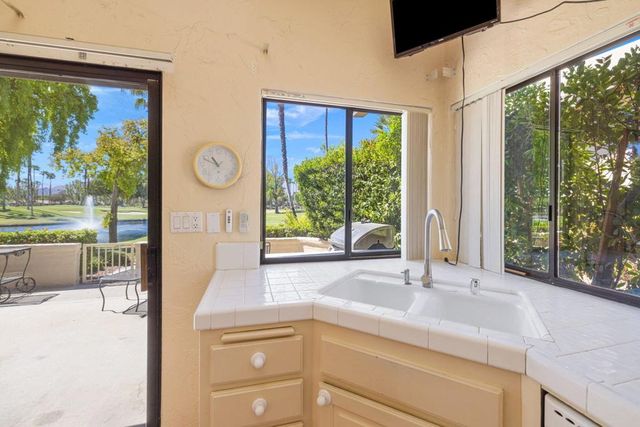 171 Bouquet Canyon Drive, Palm Desert, CA 92211