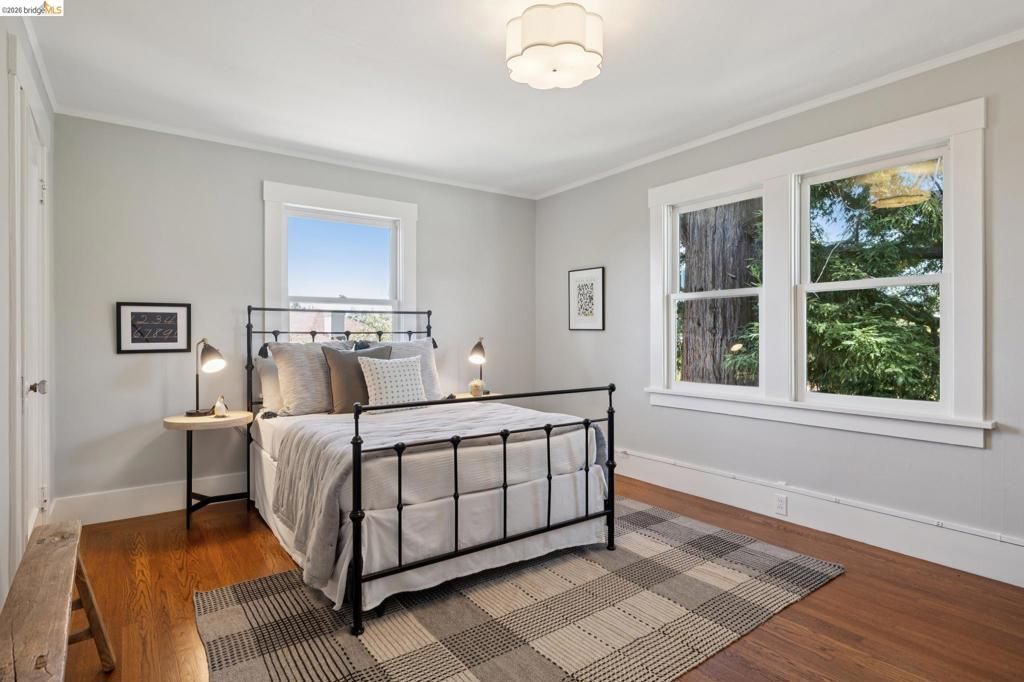 Image 33 of property listing at 1061 Annerley Rd, Piedmont, CA 94610