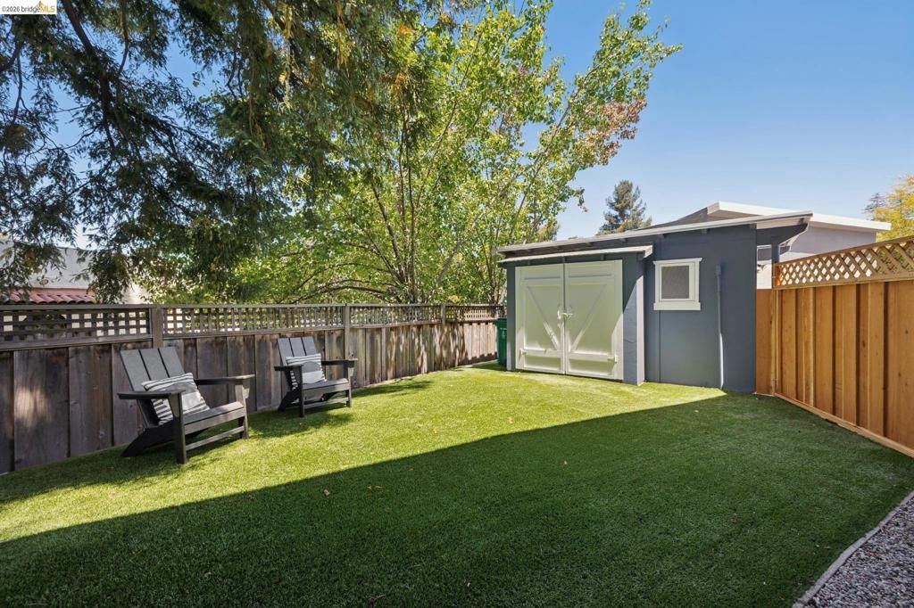 Image 42 of property listing at 1061 Annerley Rd, Piedmont, CA 94610