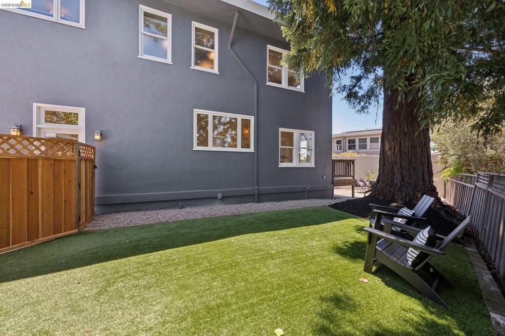 Image 44 of property listing at 1061 Annerley Rd, Piedmont, CA 94610