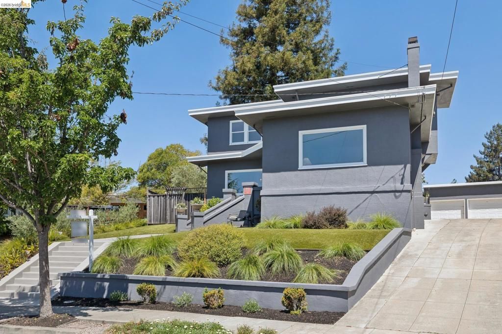 Image 48 of property listing at 1061 Annerley Rd, Piedmont, CA 94610