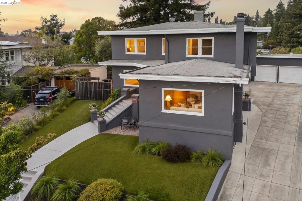 Image 49 of property listing at 1061 Annerley Rd, Piedmont, CA 94610