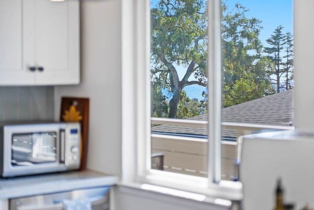 204 Highland Drive, Aptos, CA 95003