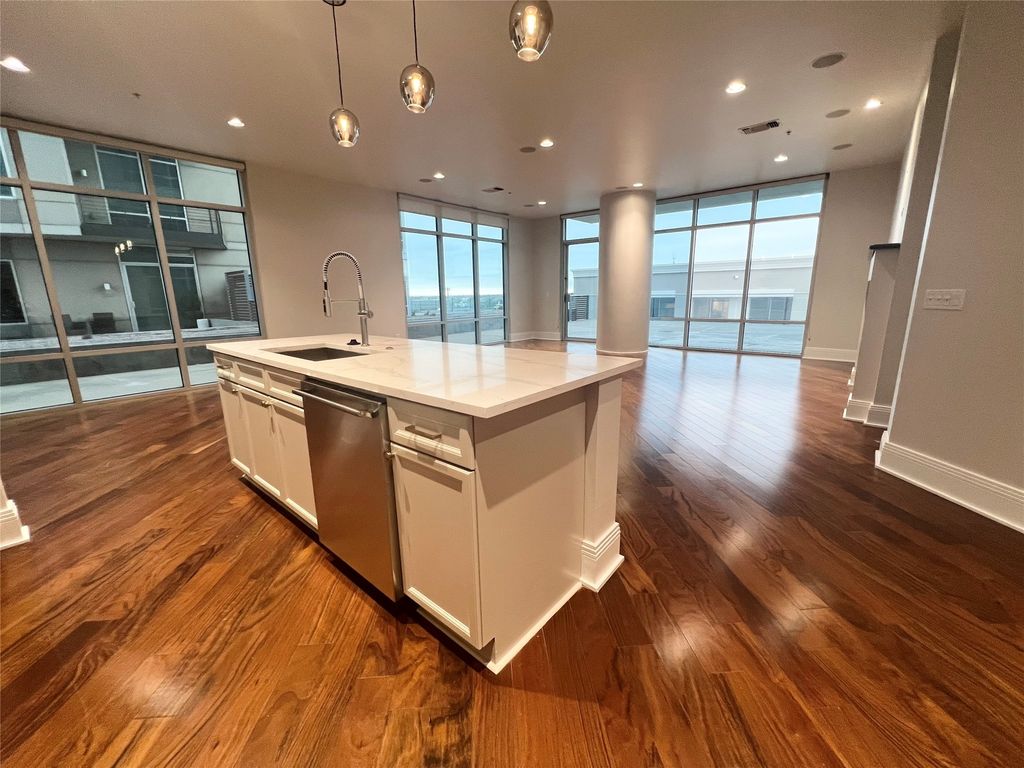 8066 Park Lane 601, Dallas, TX 75231