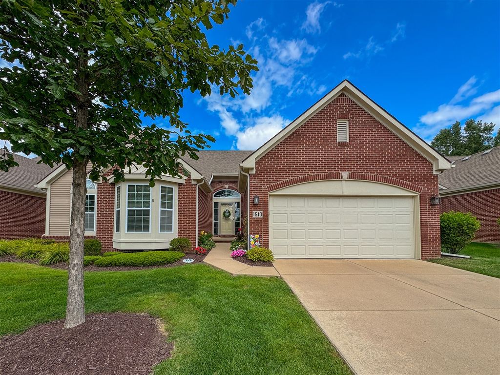 1510 Andover Circle, Commerce Twp, MI 48390