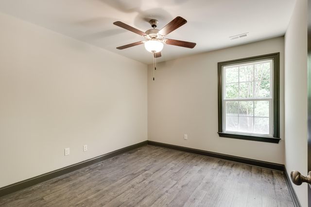 1070 E Elmwood Drive, Chattanooga, TN 37405