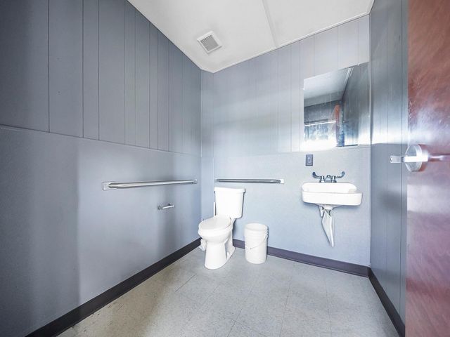 803 N Loop, Houston, TX 77022