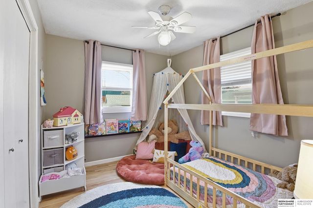 4830 Parkview Drive, Omaha, NE 68134