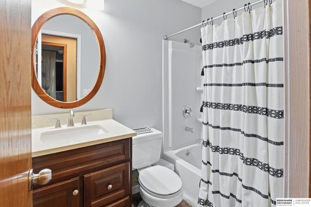 4830 Parkview Drive, Omaha, NE 68134