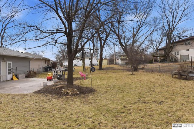 4830 Parkview Drive, Omaha, NE 68134