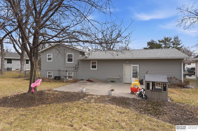 4830 Parkview Drive, Omaha, NE 68134