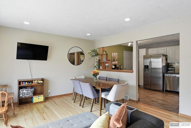 4830 Parkview Drive, Omaha, NE 68134