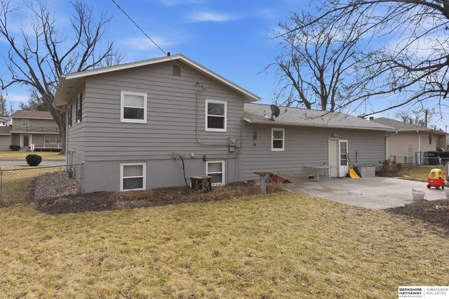 4830 Parkview Drive, Omaha, NE 68134