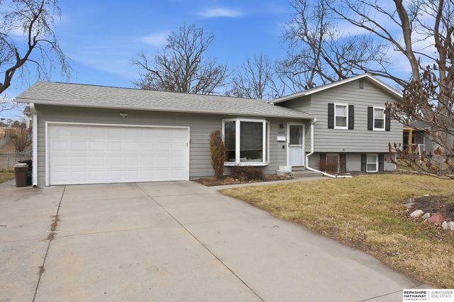 4830 Parkview Drive, Omaha, NE 68134