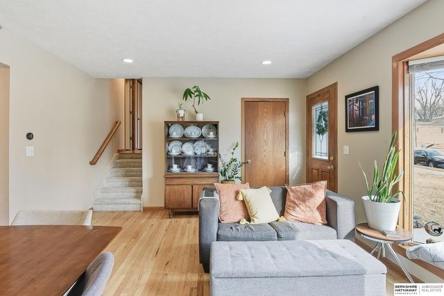 4830 Parkview Drive, Omaha, NE 68134