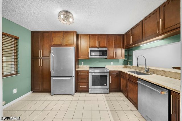 7761 Jewel LN 102, Naples, FL 34109