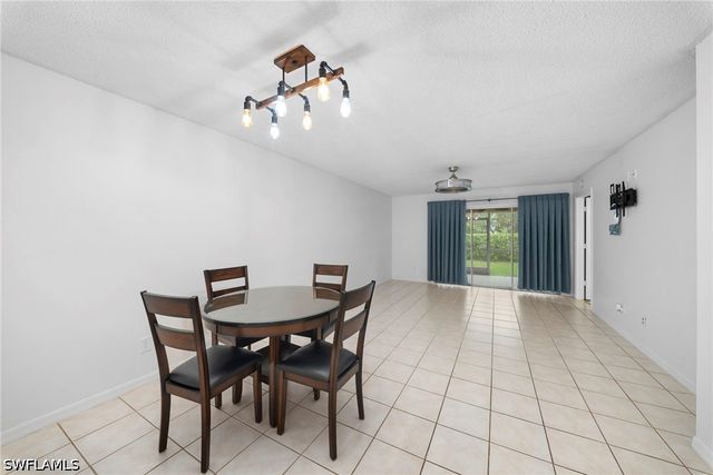 7761 Jewel LN 102, Naples, FL 34109