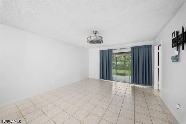 7761 Jewel LN 102, Naples, FL 34109