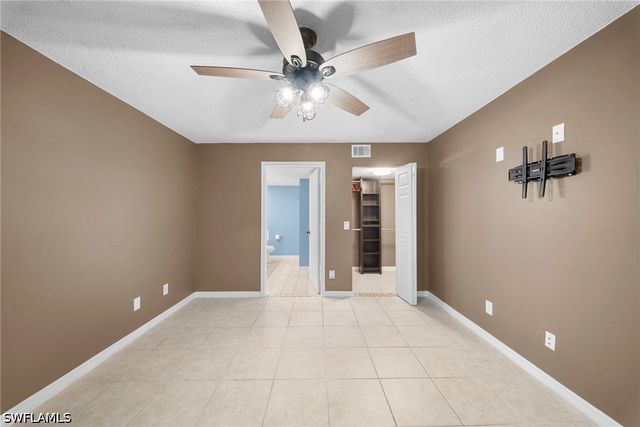7761 Jewel LN 102, Naples, FL 34109