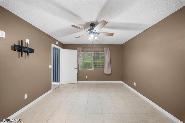 7761 Jewel LN 102, Naples, FL 34109