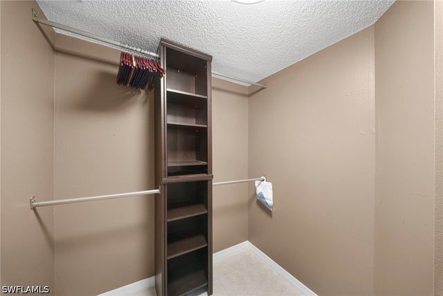 7761 Jewel LN 102, Naples, FL 34109