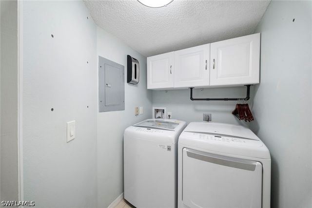7761 Jewel LN 102, Naples, FL 34109