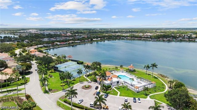 7761 Jewel LN 102, Naples, FL 34109