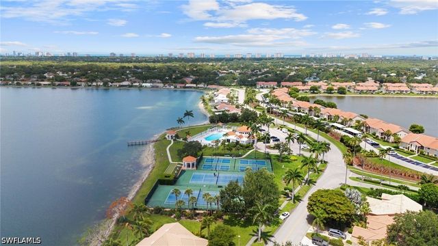 7761 Jewel LN 102, Naples, FL 34109