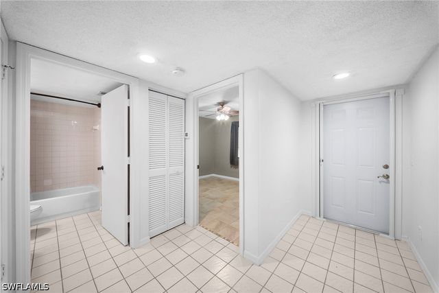 7761 Jewel LN 102, Naples, FL 34109