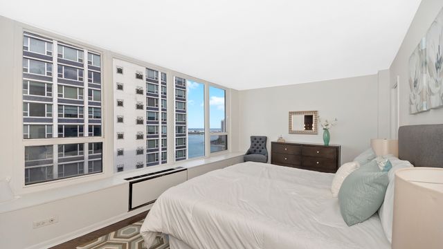 1313 N Ritchie Court 2405, Chicago, IL 60610