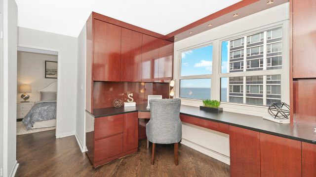 1313 N Ritchie Court 2405, Chicago, IL 60610