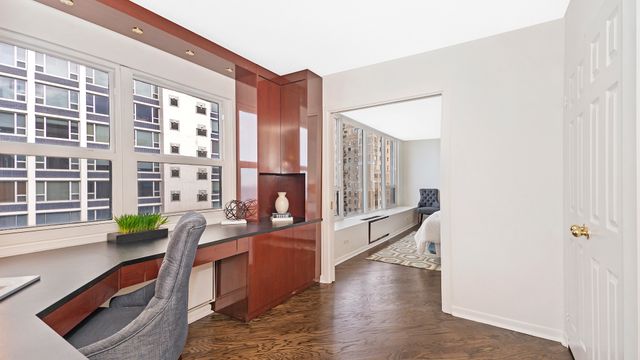 1313 N Ritchie Court 2405, Chicago, IL 60610