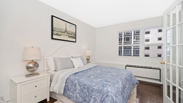 1313 N Ritchie Court 2405, Chicago, IL 60610
