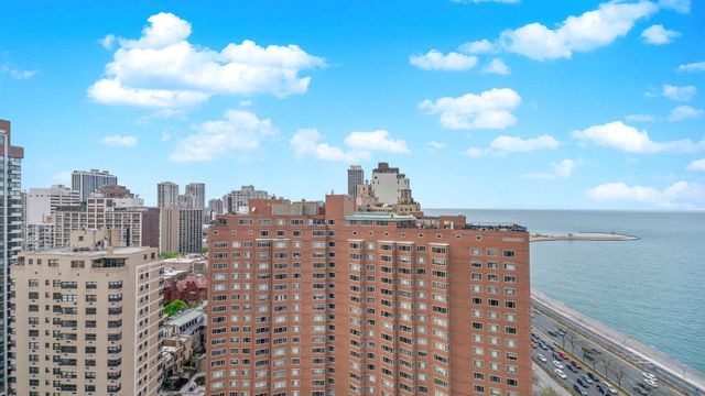 1313 N Ritchie Court 2405, Chicago, IL 60610